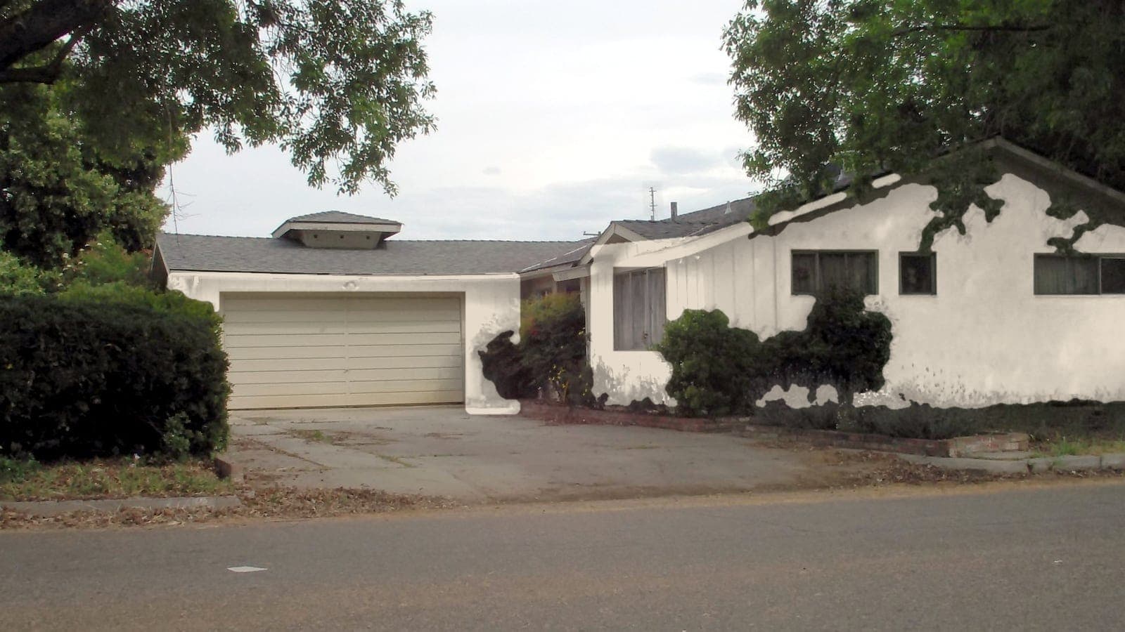 1950s California ranch, board-and-batten and stucco, repainted: siding Accessible Beige SW 7036